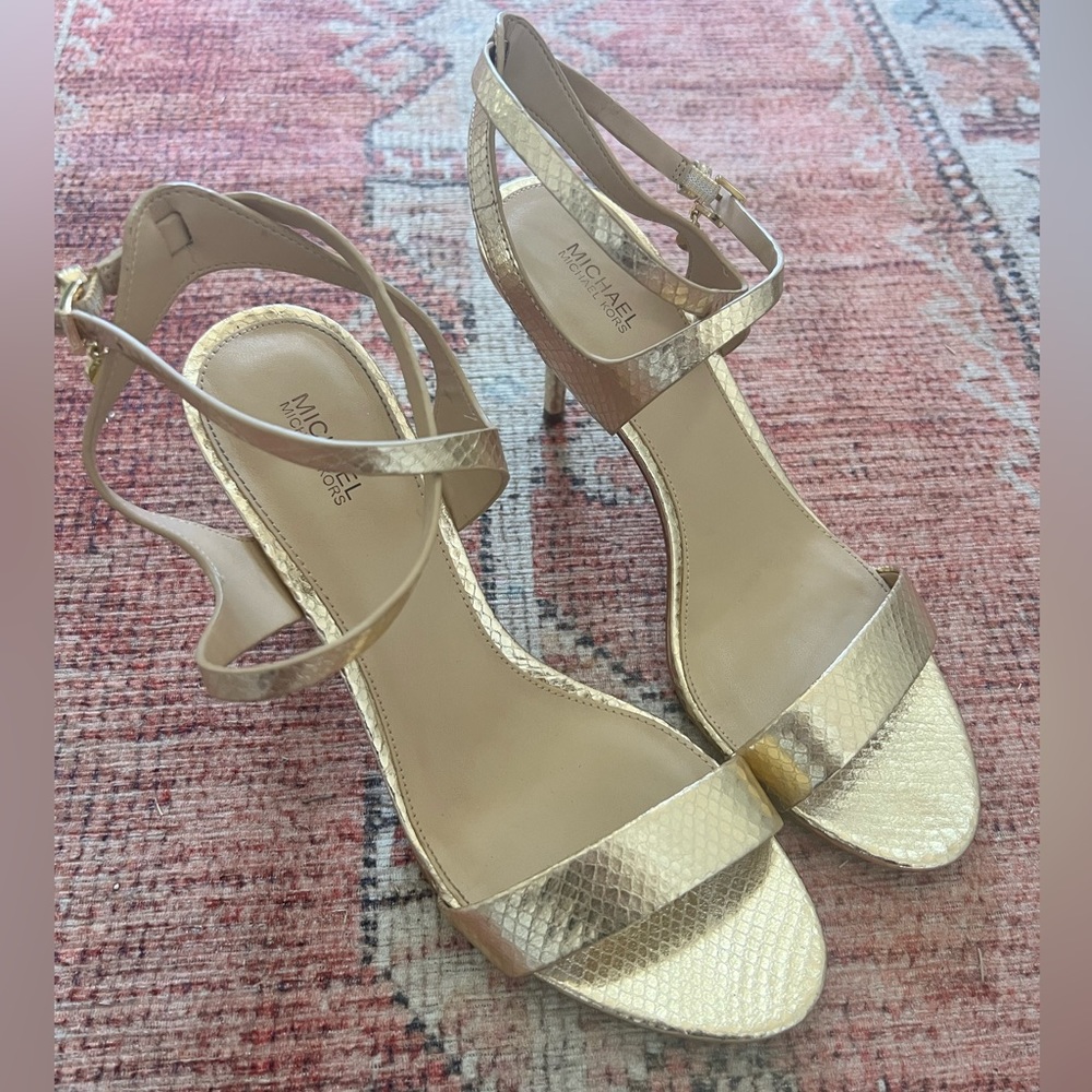 Michael Kors Gold kitten Heels